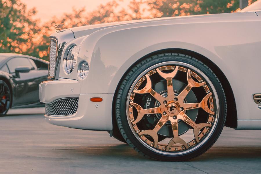 Детали экстерьера Bentley Mulsanne on Forgiato Wheels (Capolavaro-ECL) 2018 года  (фото 3 из 3)